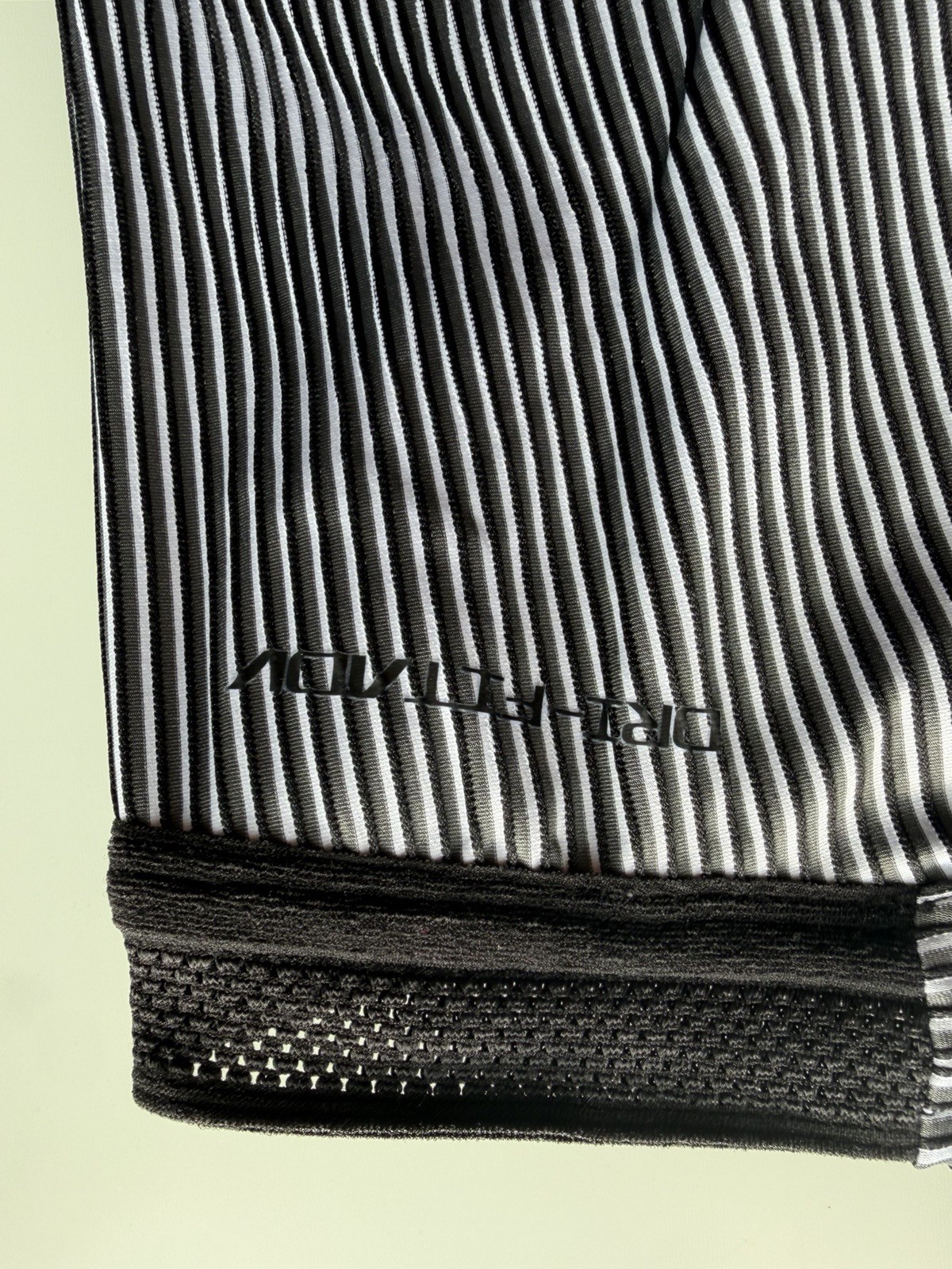 FN3369-013 Large Nike AeroSwift Men's Dri-FIT ADV Running 1/2-Length Leggings