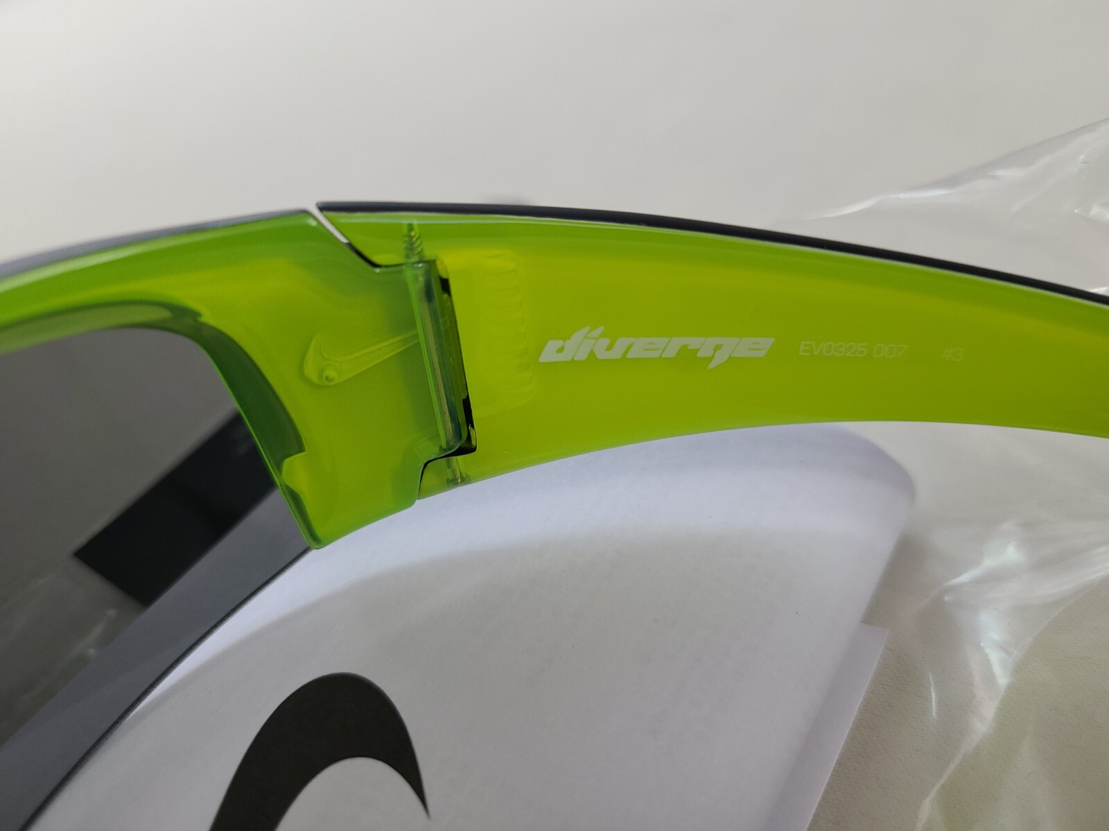 Nike Diverge Men's Sunglasses Matte Black Volt EV0325 Sport Wrap New w Tag Paper