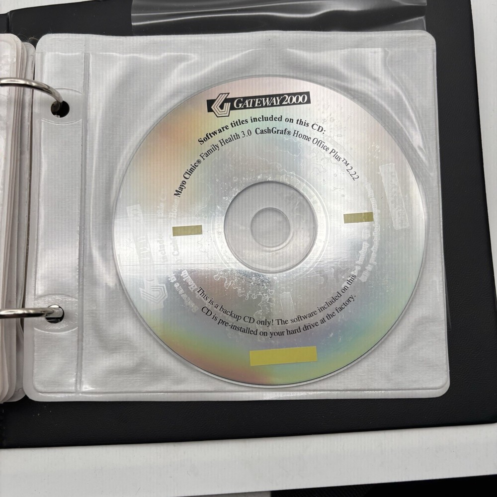 Vintage Gateway Computer Software Storage Binder CD Holder With Mixed CD’s.