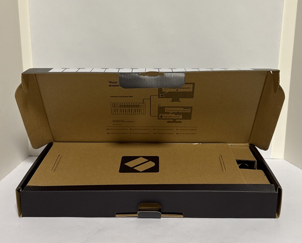 Novation Launchkey Mini Mk3 25 Mini-key Midi Keyboard Controller/Read