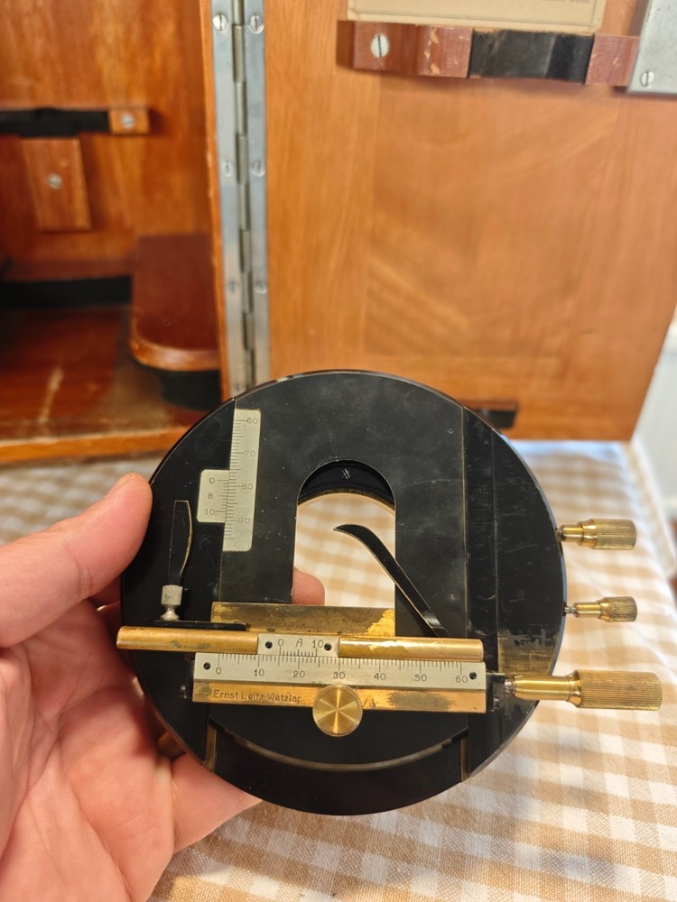 antique e. leitz wetzlar microscope