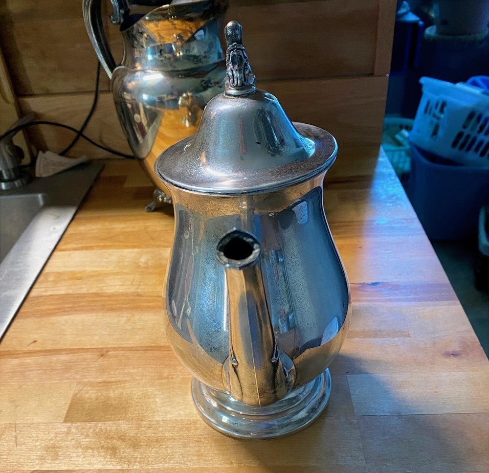 Vintage Oneida Silverplate Teapot & Water Pitcher Set Ornate