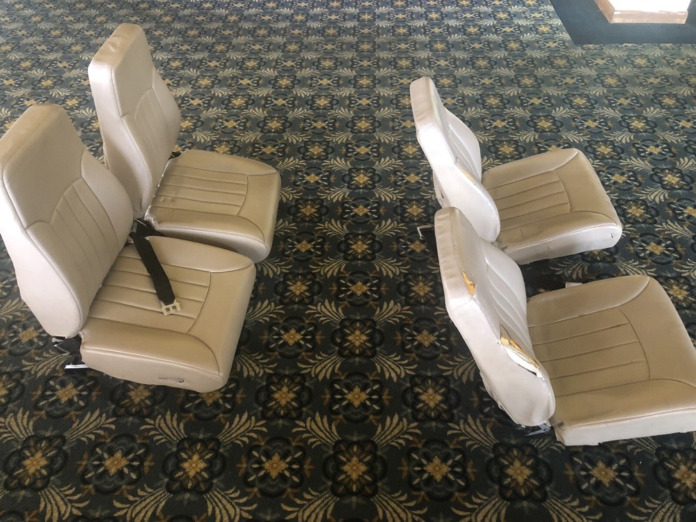 Beechcraft Baron, d55 seats $1800