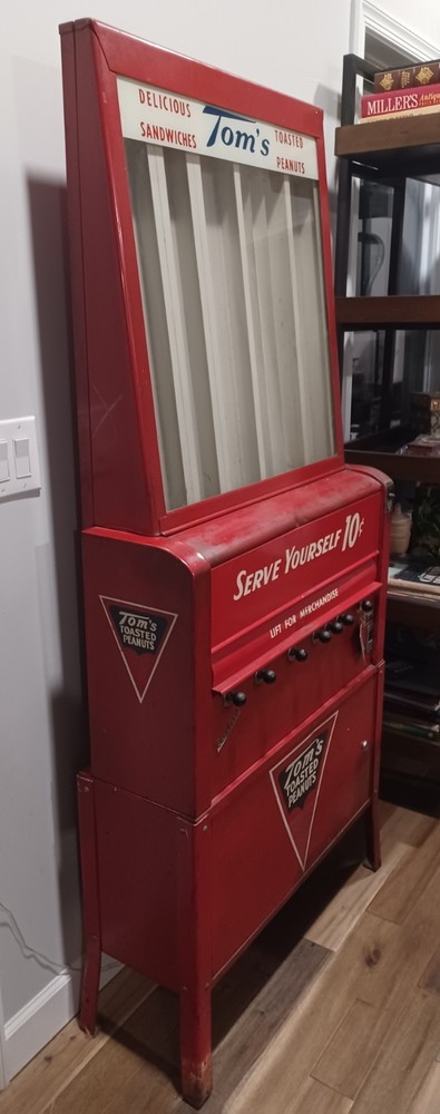 Original 1940's Tom's Vending Machine