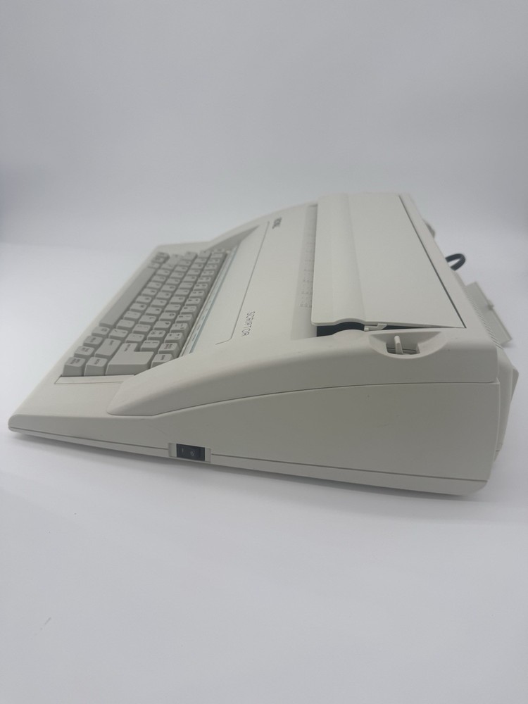 Royal Scriptor Portable Electronic Typewriter 13" 69149V Model AX-150