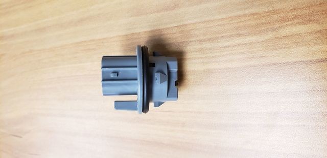 Honda Socket (12V 28/8W)