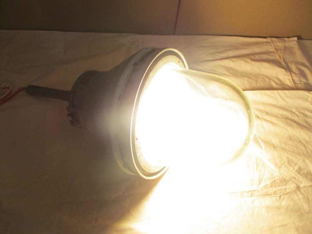 Appleton Electric Company 200W Vented Explosion Proof Light AA-51 Series