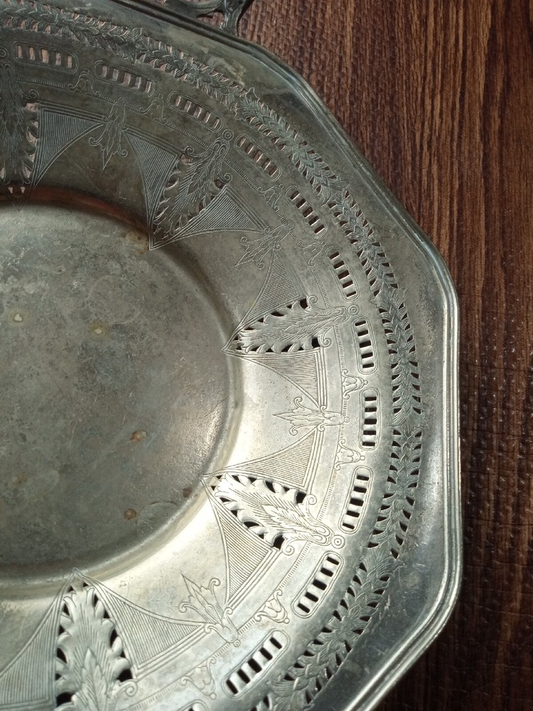 Vintage EPNS Pedestal Dish 2 handle Round Silver plated