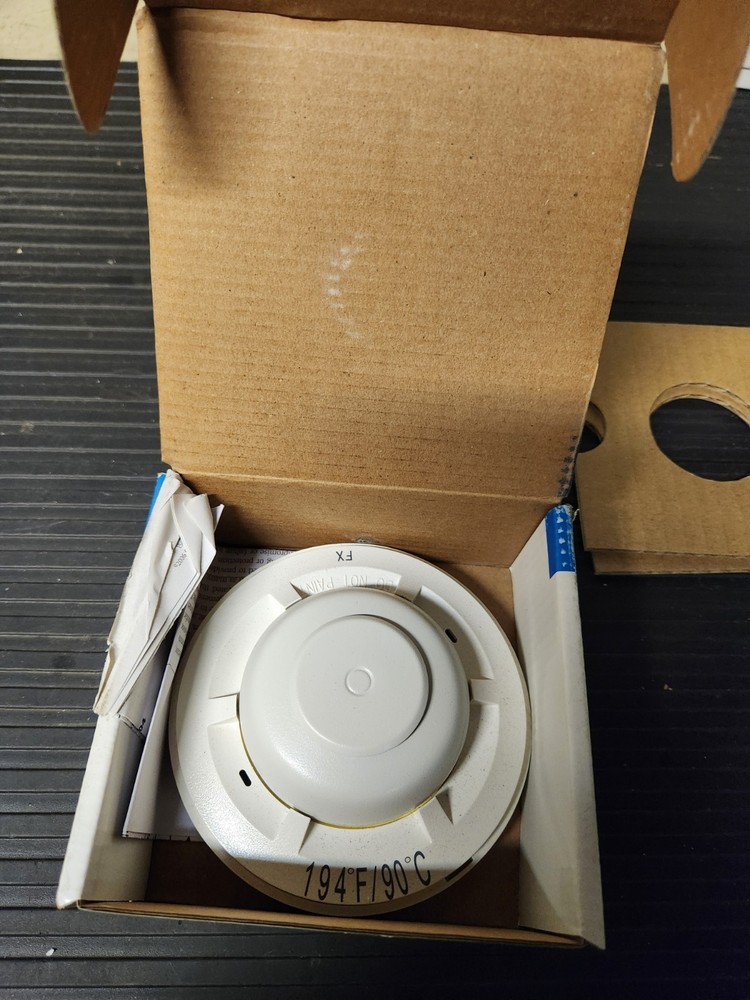 System Sensor 5600 Series Heat Detector