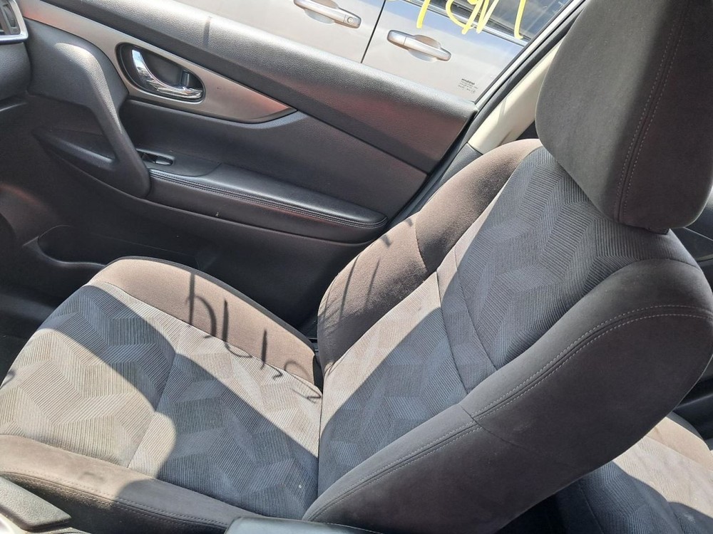 ROGUE 2015 Glove Box 4761233