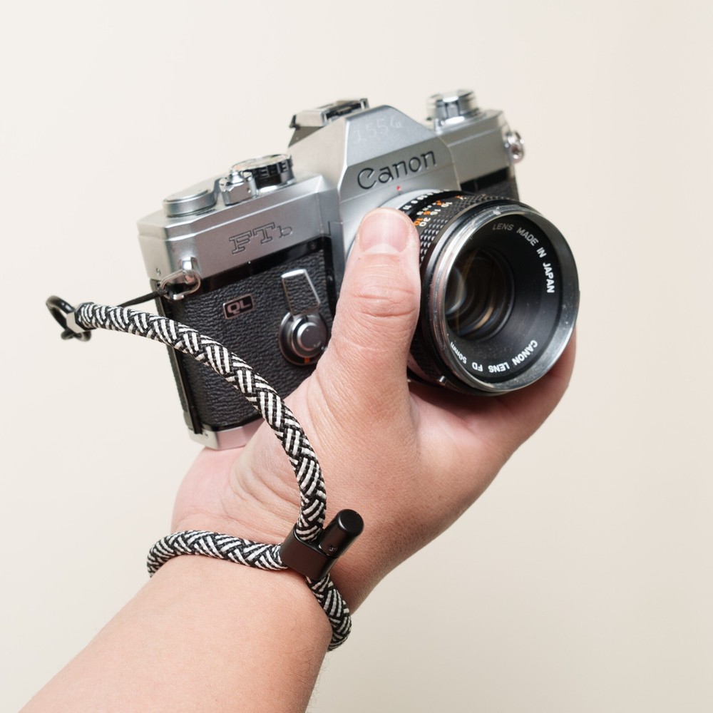 Camera Photo Wrist Strap White/Black Y-Pattern Adjustable Quick Release