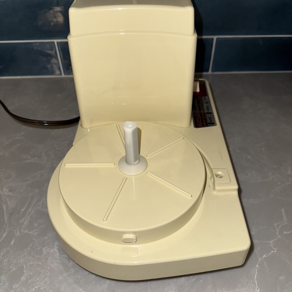 Sunbeam Mixmaster Food Processor Model 14056 Works On All Settings EUC