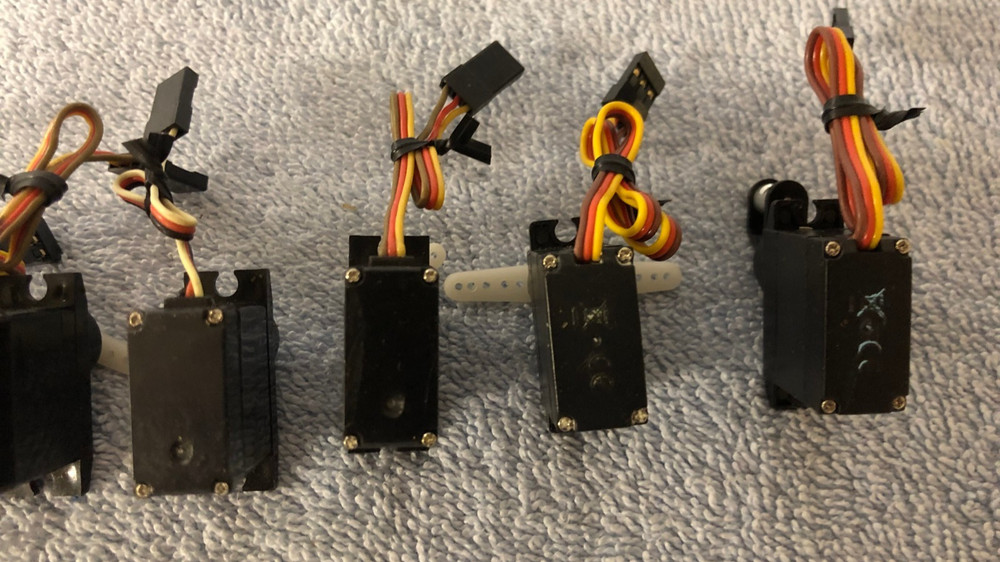 7ea Micro Servos With Universal (JR) type connectors