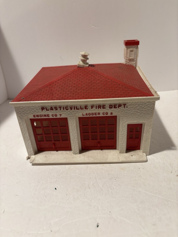 O scale complete fire station by Plasticville