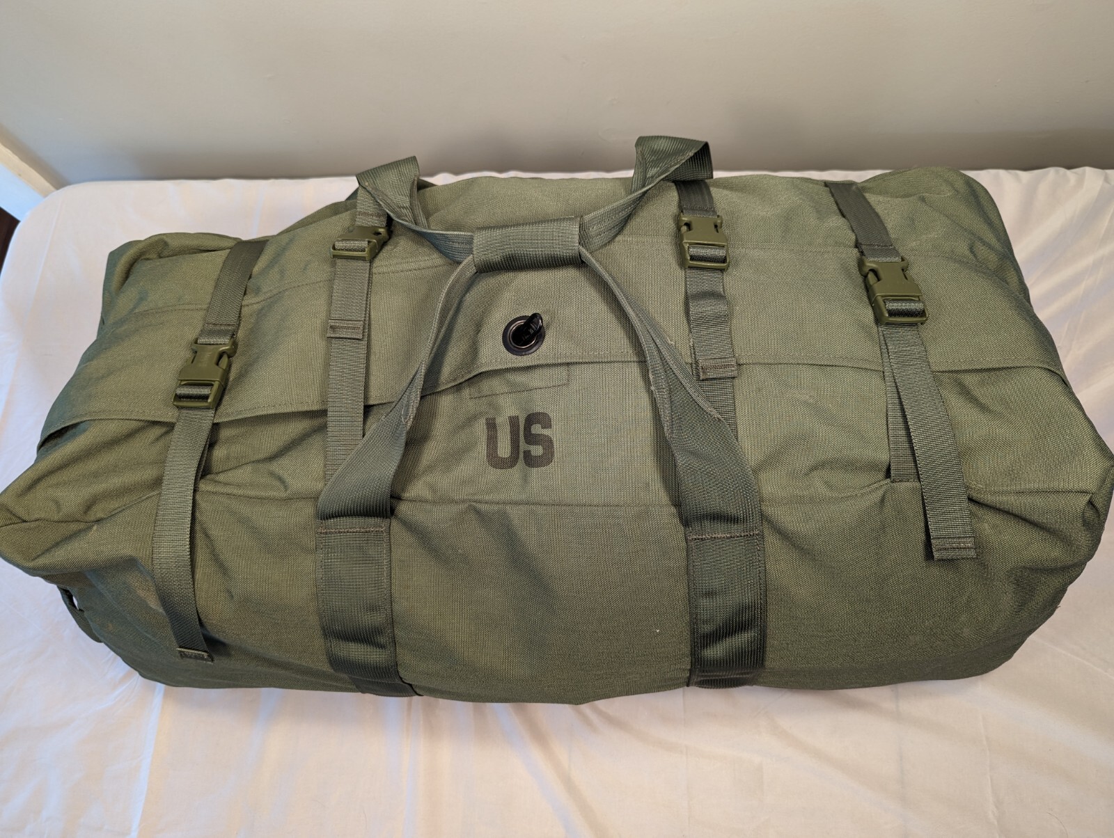 Improved Duffel Bag Green Good US Military Zipper Deployment Flight Travel USGI