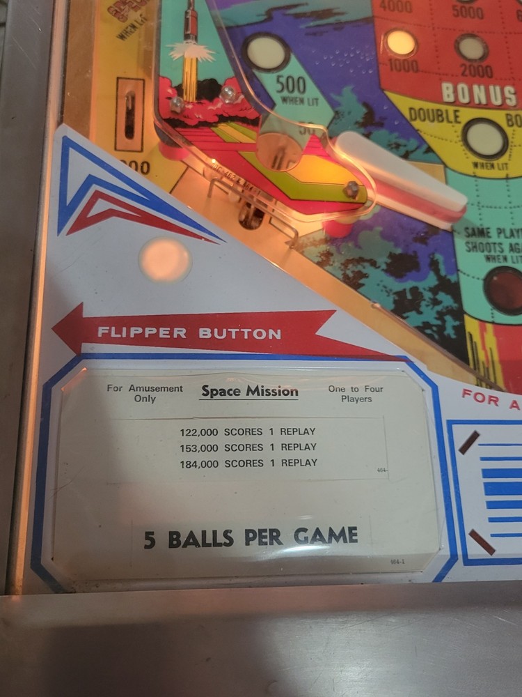 Space Mission Pinball Machine In Excellent Condition