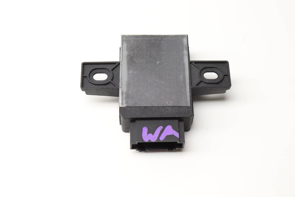 2011-2018 VW TOUAREG - Backrest Release Control Module 7P6959257