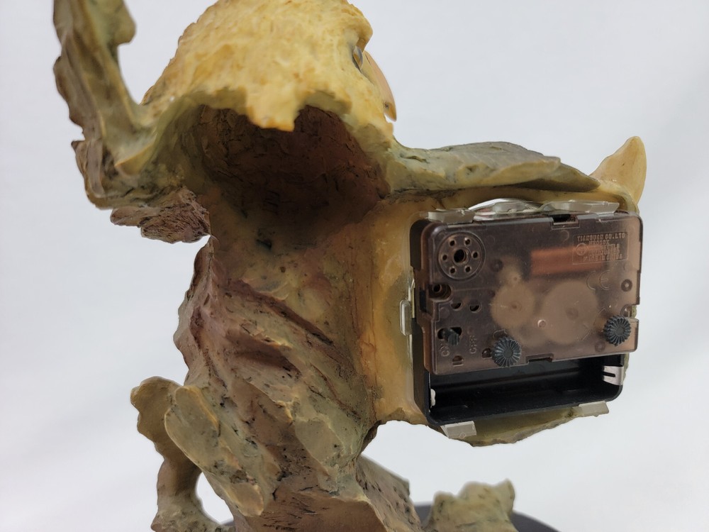 Resin Bald Eagle Desk Clock With Quartz Movement