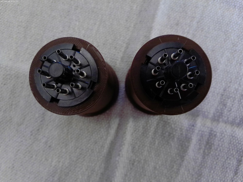 PAIR OF OCTAL PLUG-IN COIL FORMS FOR HAM RADIO PROJECTS