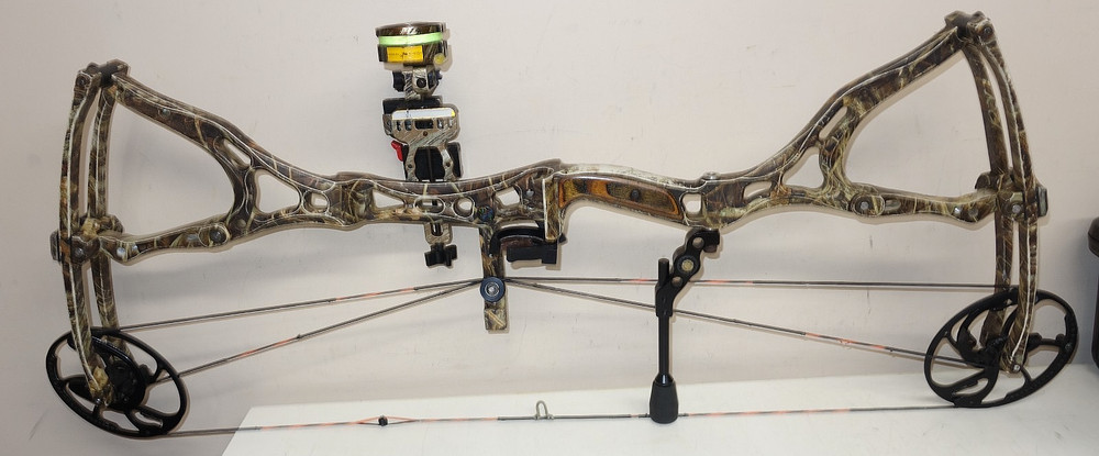 Compound Bow Bowtech "The General " Left Handed