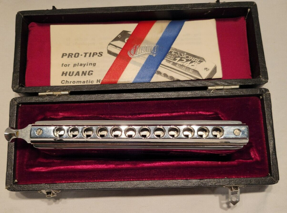 Huang Cadet 12 Harmonica w/Case and Pro-Tips Sheet