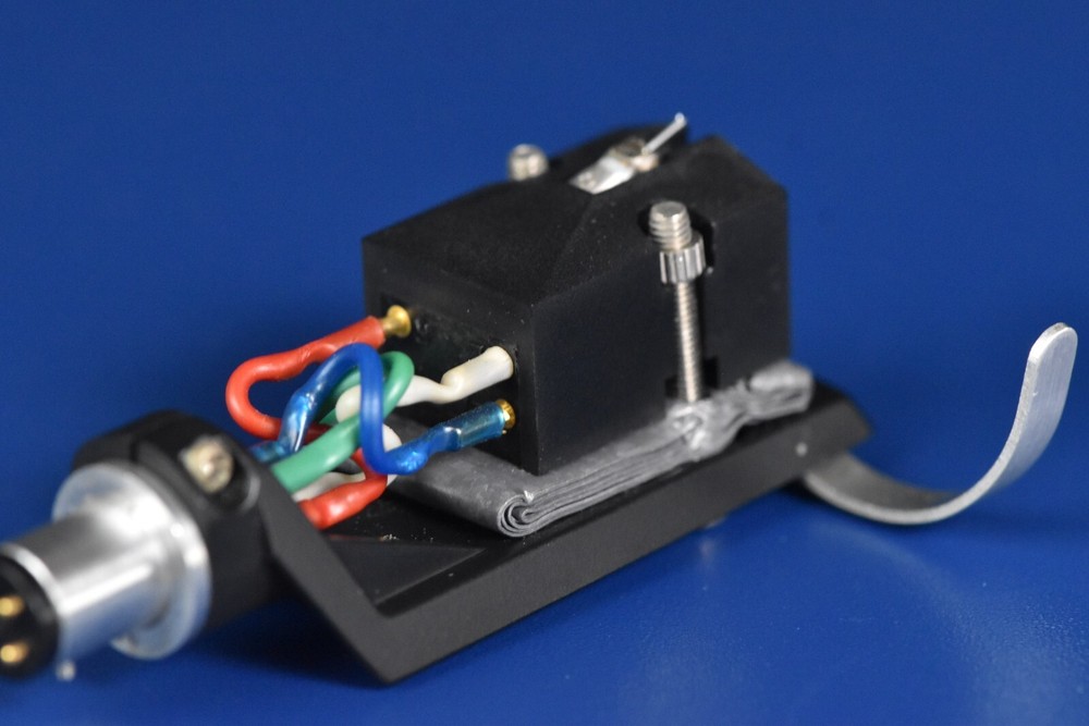 Denon DL-103 MC Cartridge W/Headshell In Excellent Condition