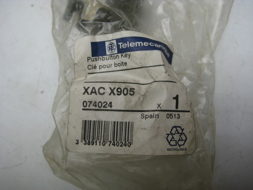 TELEMECANIQUE XACX905 PUSHBUTTON KEY NSMP