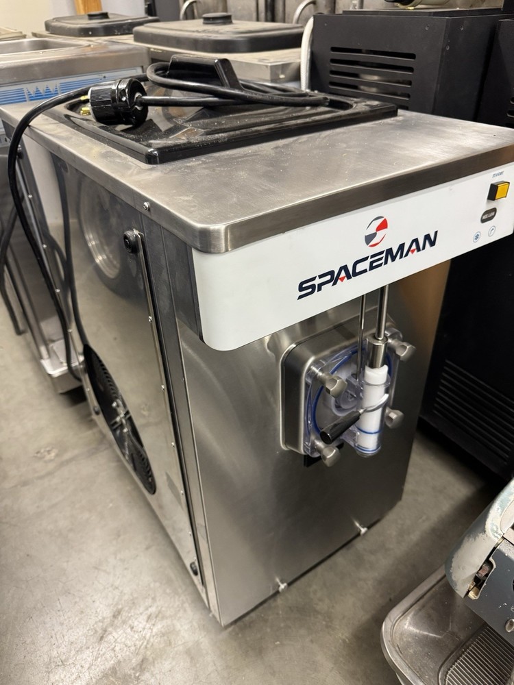 Spaceman Space Man Uncarbonated Frozen Beverage Machine