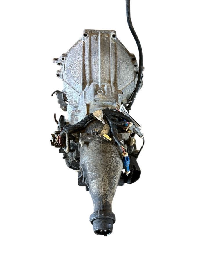 MOUNTNEER 2000 Glove Box 18925