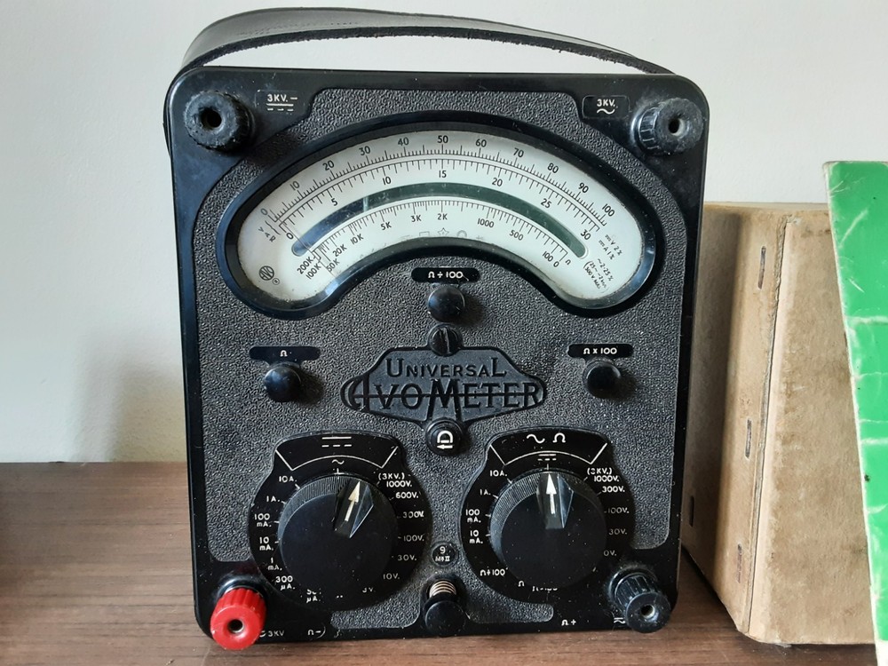 Avometer Model 9 Mk11. Universal. Instructions, Cables. Spares or repairs. Boxed