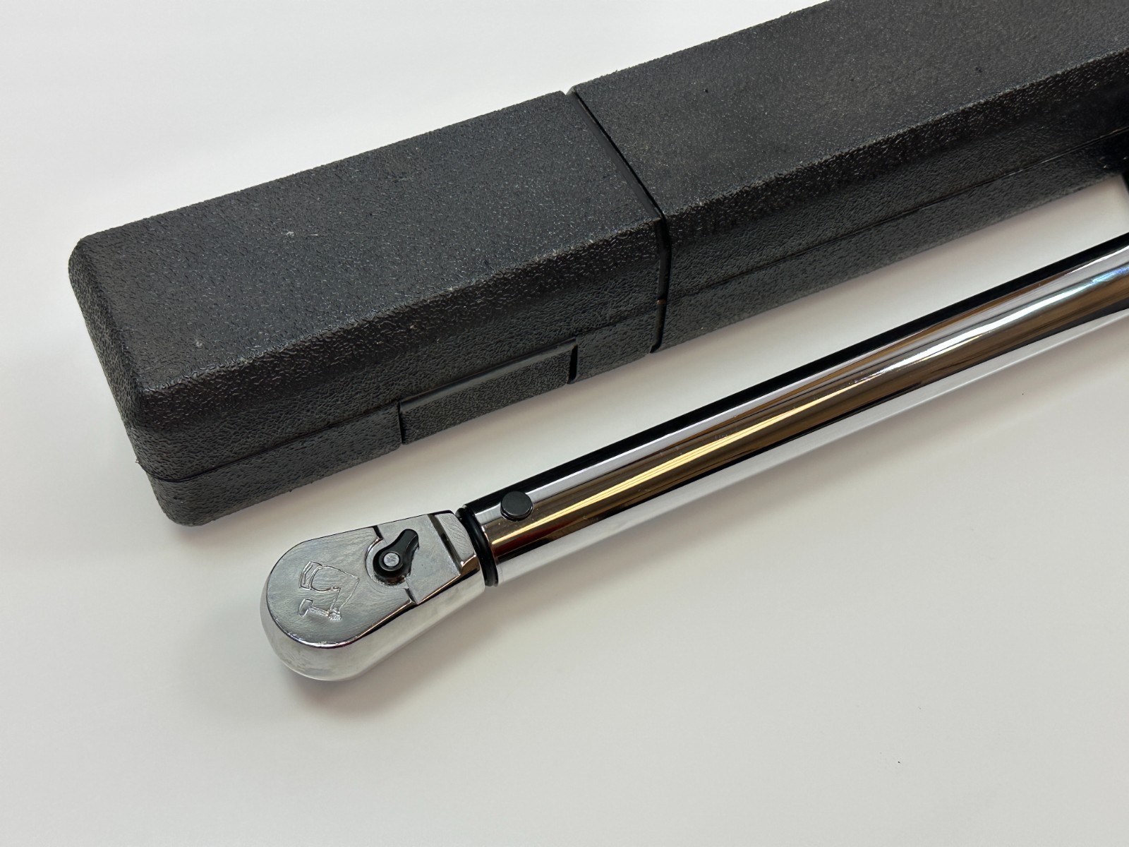 Armstrong Tools USA 3/8" Drive Micrometer Torque Wrench 10 ft/lb - 100 ft/lb