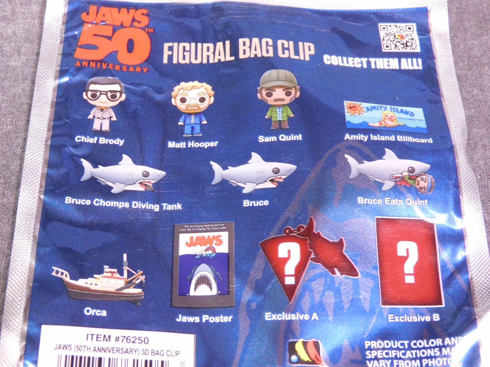 JAWS NEW * Bruce Diving Tank Clip * Blind Bag Key 50th Anniversary Monogram