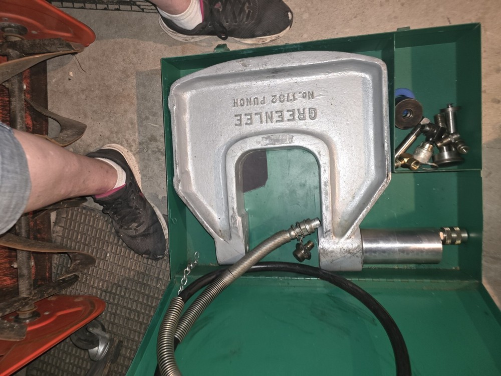 Greenlee 1732 C-Frame Knockout Punch Driver With Case & Accessories #1