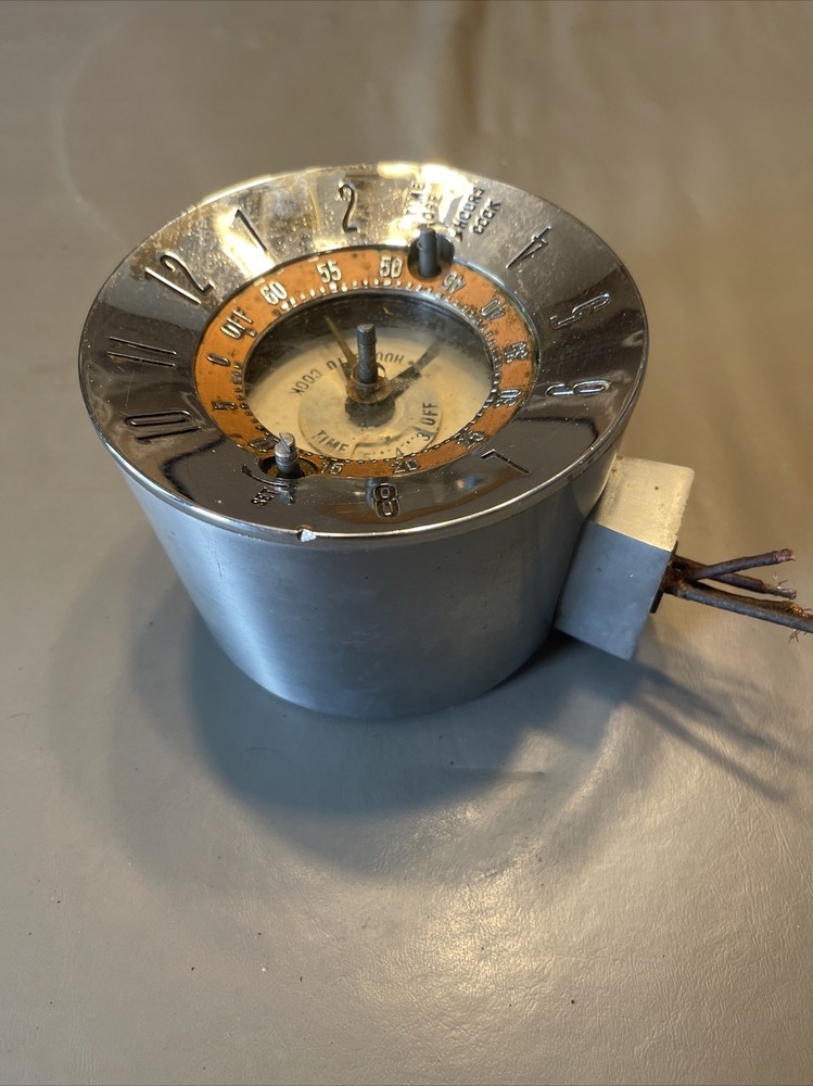 VINTAGE CHROME RETRO CLOCK MID CENTURY ELECTRIC CLOCK EMBOSSED BOLD TIMER