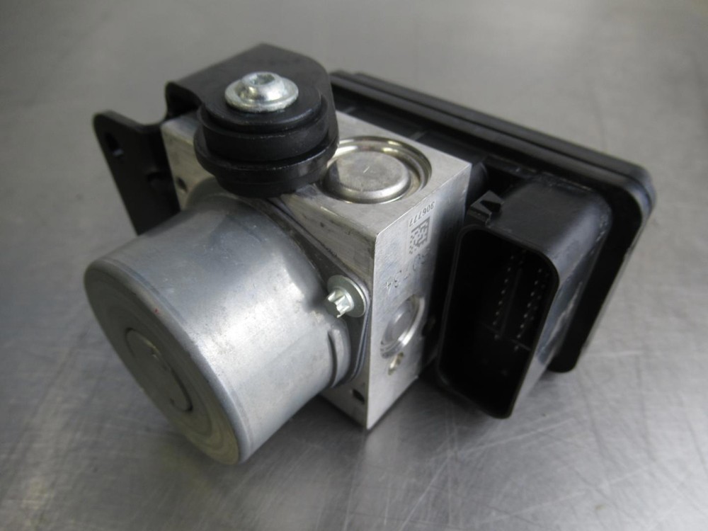 EB1401 2022 22 DUCATI HYPERMOTARD 950 ABS MODULE PUMP