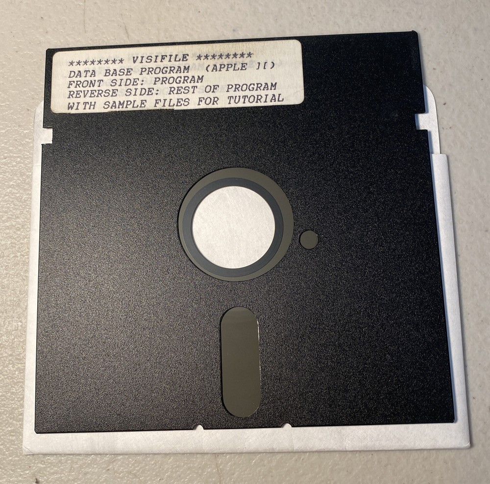 Vintage Apple II DOS 3.3 VISIFILE Database Program 5.25” Floppy Disk