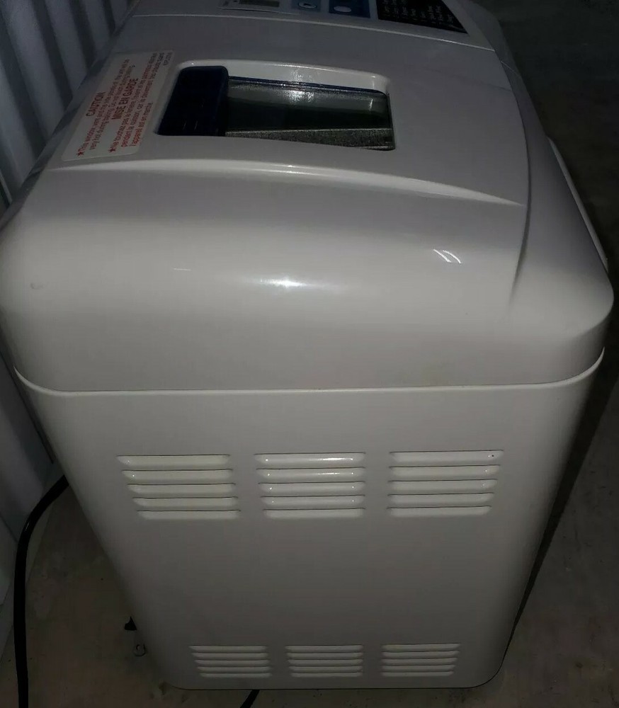 Regal Kitchen Pro Breadmaker K6743 Kitchen Appliance Auto Bread Machine - WORKS!