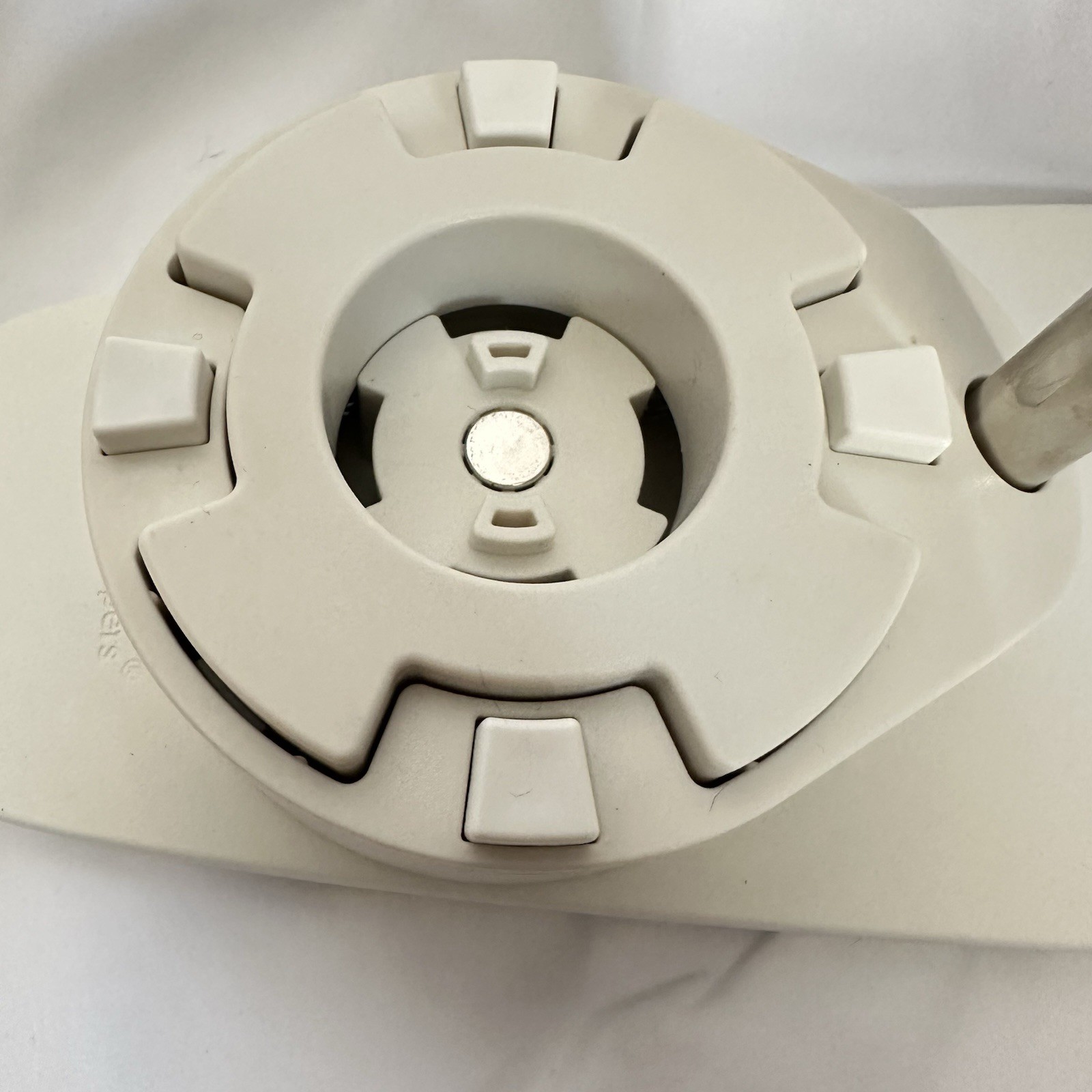 We R Memory Keepers Button Press All-In-One Kit – 3 Size Button Maker