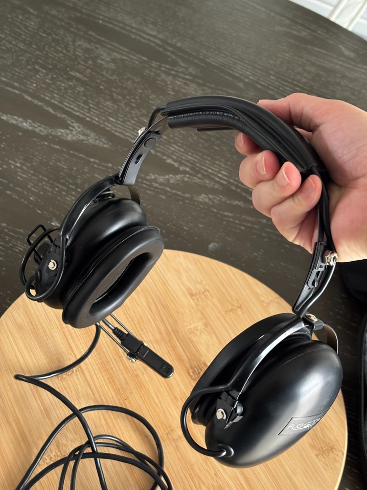 Flightcom Headset with Sonetics A-7A Microphone w Case