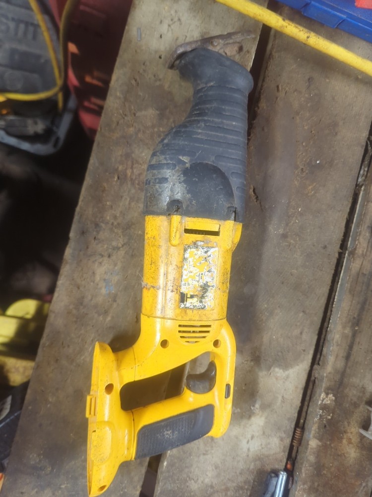 DeWalt DW938 18V  Variable Speed Cordless Reciprocating Saw Tool TESTED