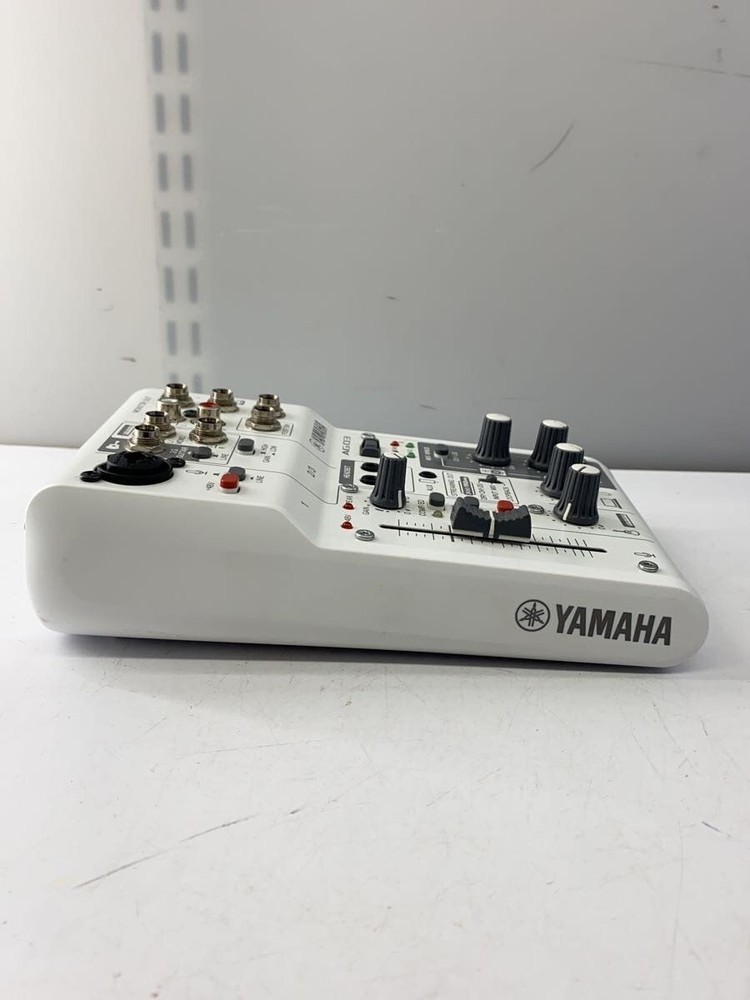 YAMAHA AG03MK2 MIXER Used