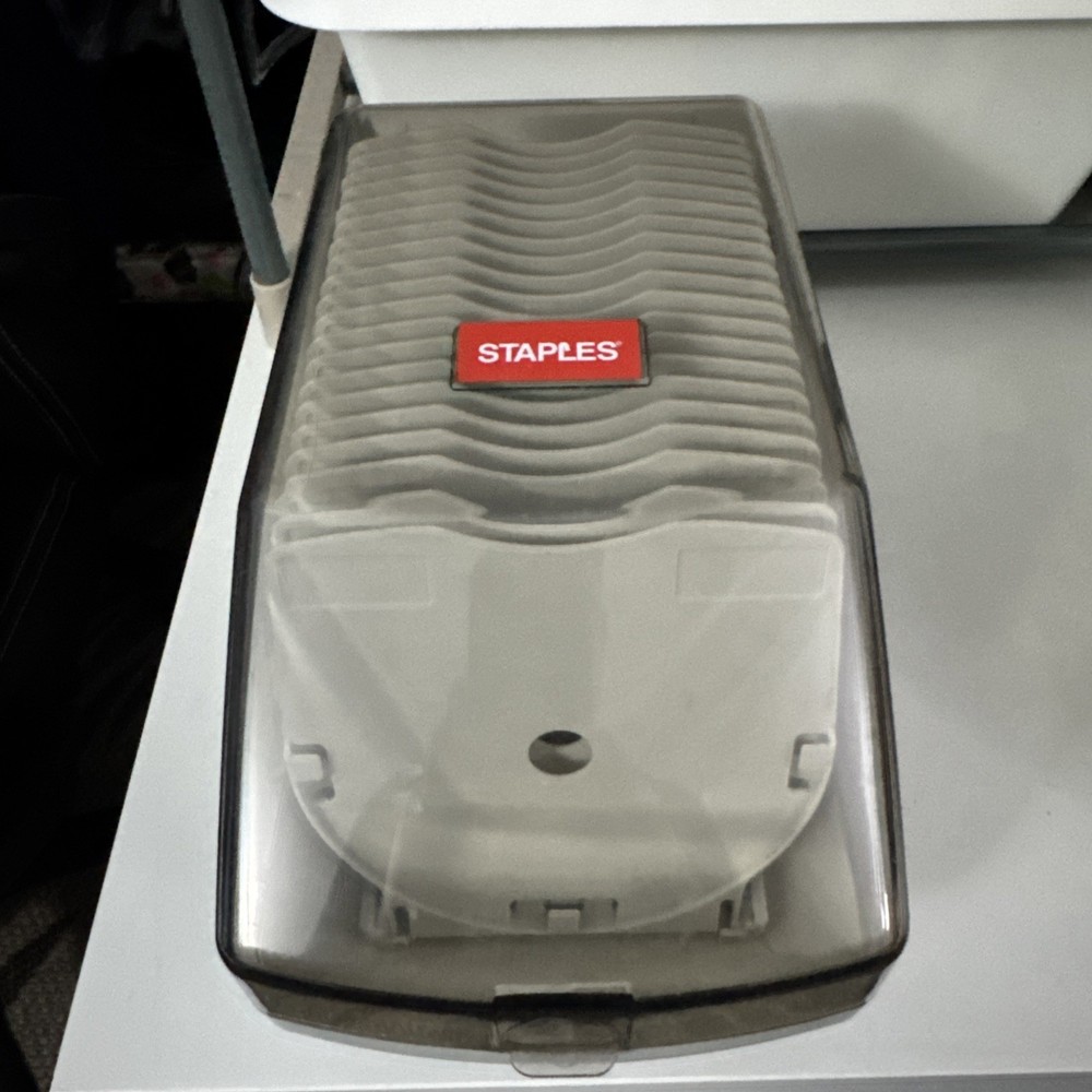 Staples 40 Disc Organizer Case CD/DVD