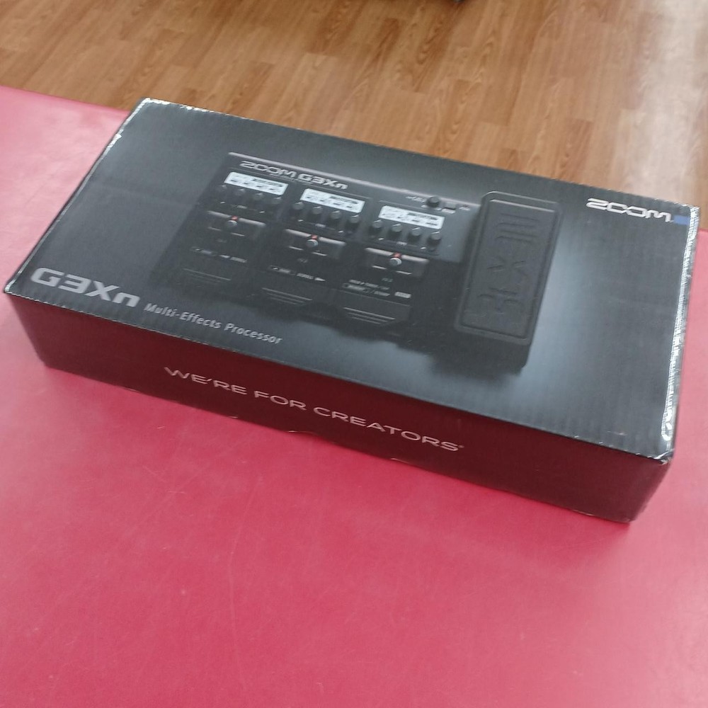 ZOOM G3Xn | Guitar Multi-Effects Processor, Expression Pedal – Good Condition