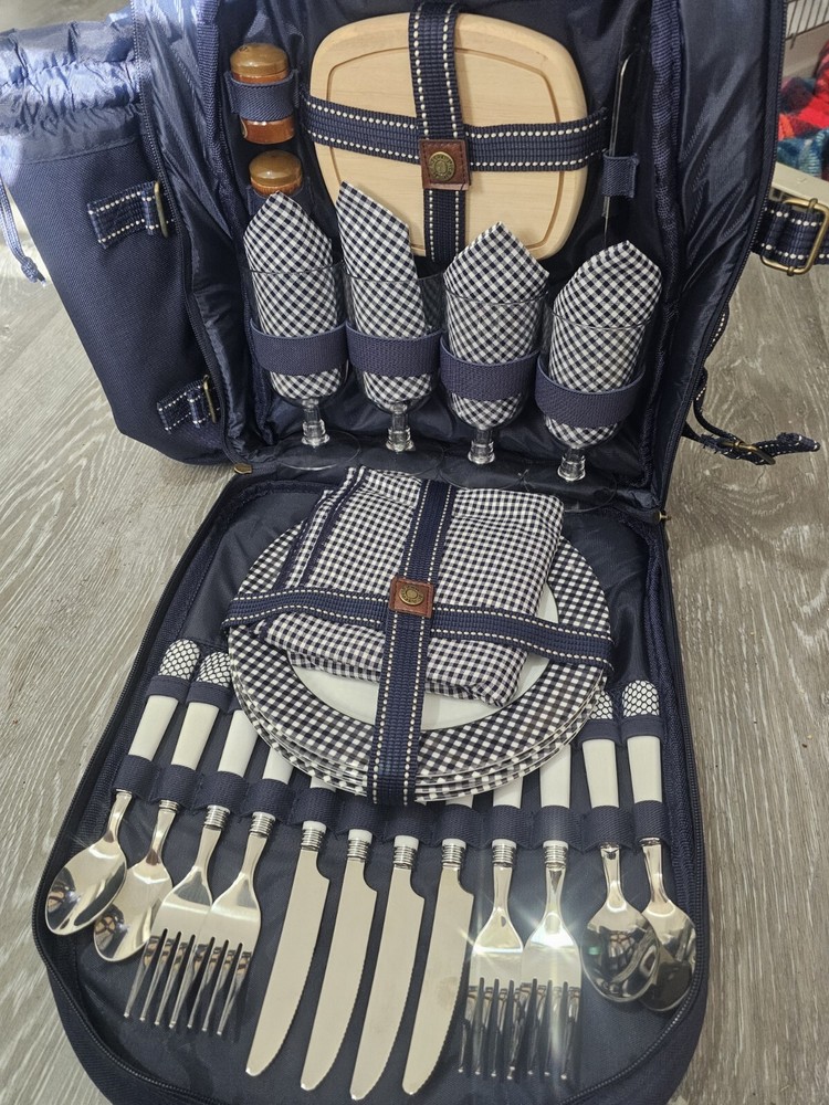 The Shores Back Pack With Utensils