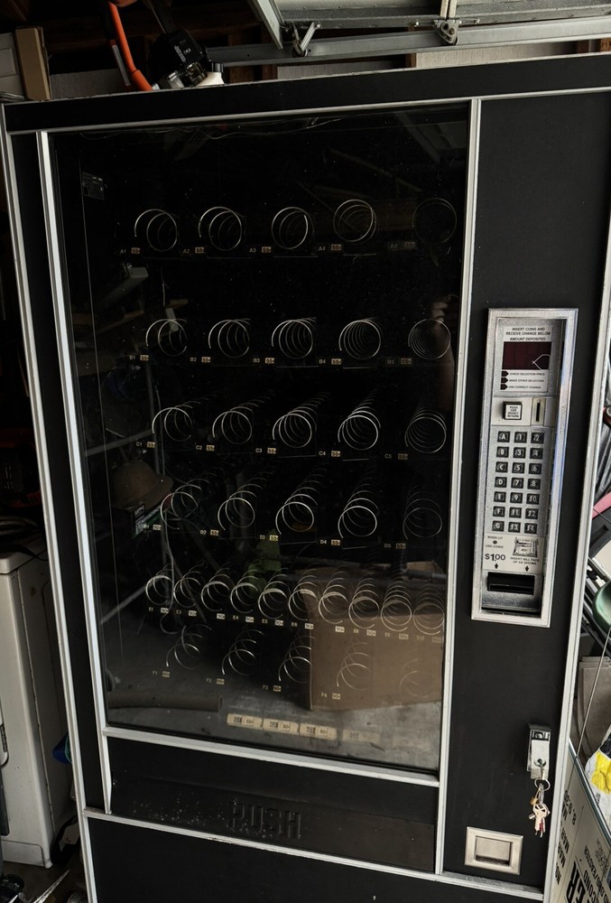 AP 7600 Snack Vending Machine (Partially Working, Read Desc)