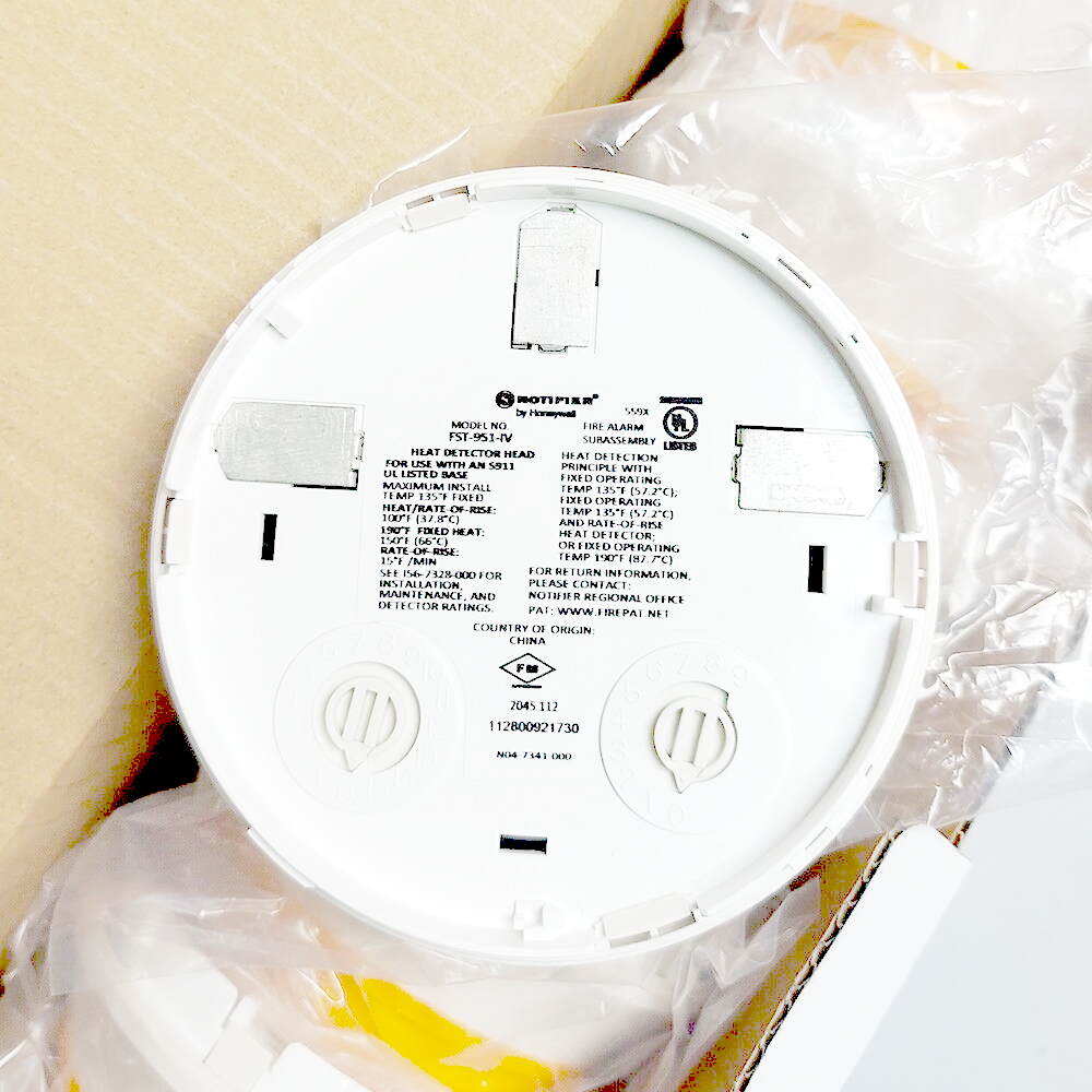 1PC NOTIFIER FST-951-IV point type temperature sensing fire detector