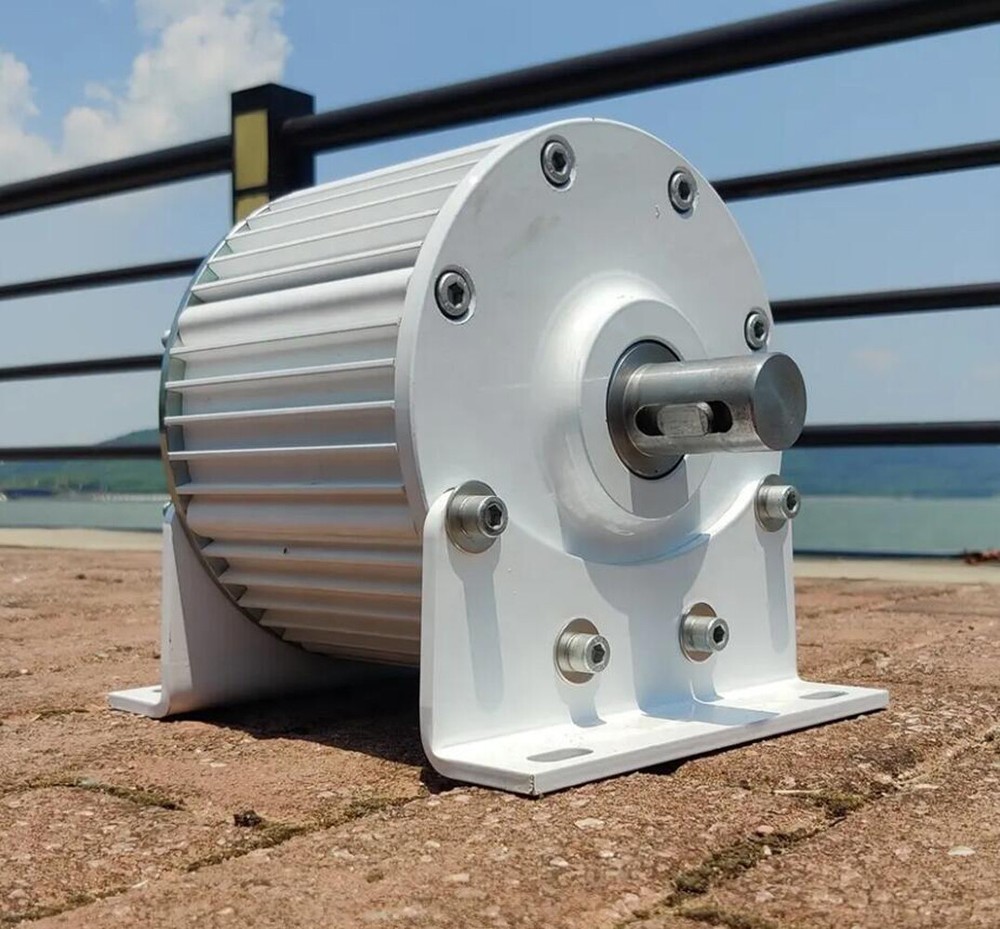 2000W Permanent Magnet Generator 3 Phase 48V Synchronous Gearless Dynamo Motor