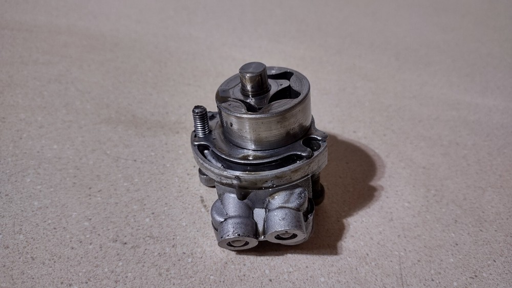 2005 Yamaha YZ450 Engine Oil Pump