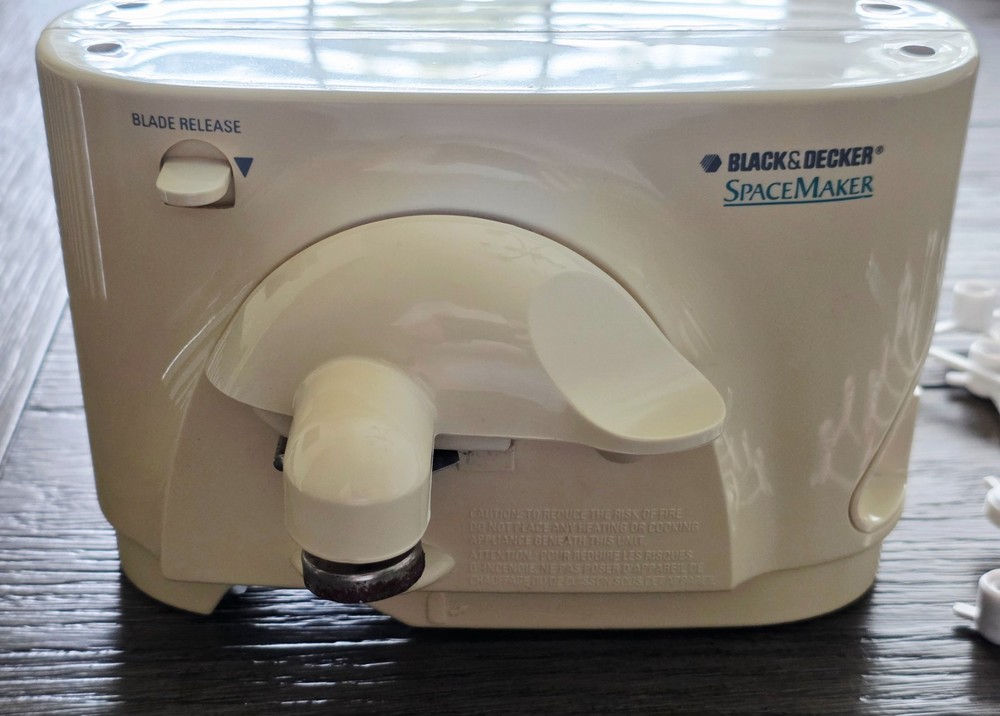 BLACK & DECKER SpaceMaker EC85 Can Opener with Mounting Hardware - Tested