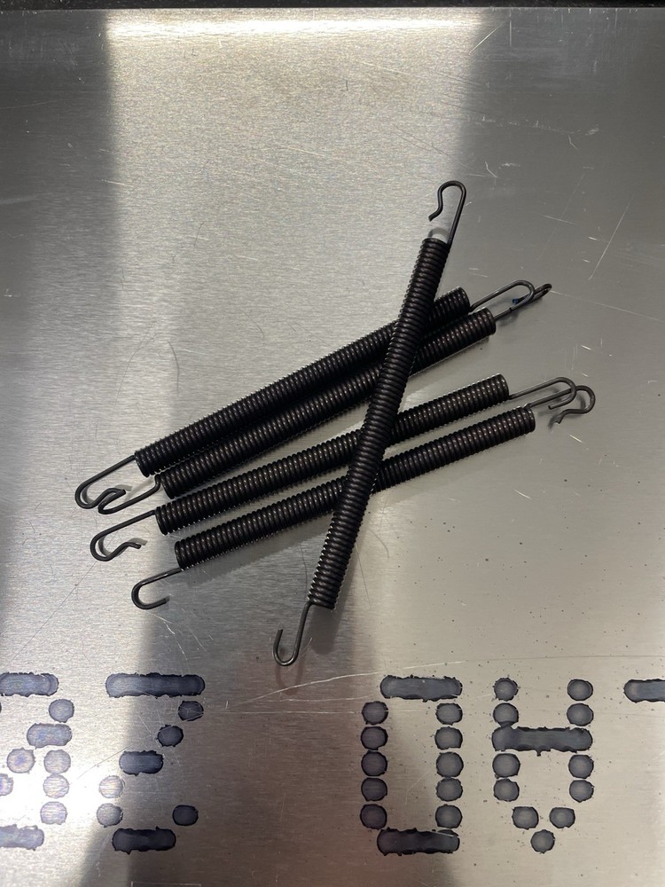 SPRING FOR CESSNA WINDOW PN: 0711021-9